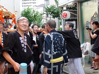 天沼八幡神社　宮神輿