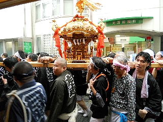 天沼八幡神社　宮神輿