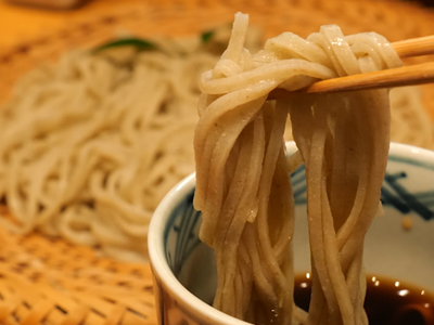 国産のそば粉で手打ちです